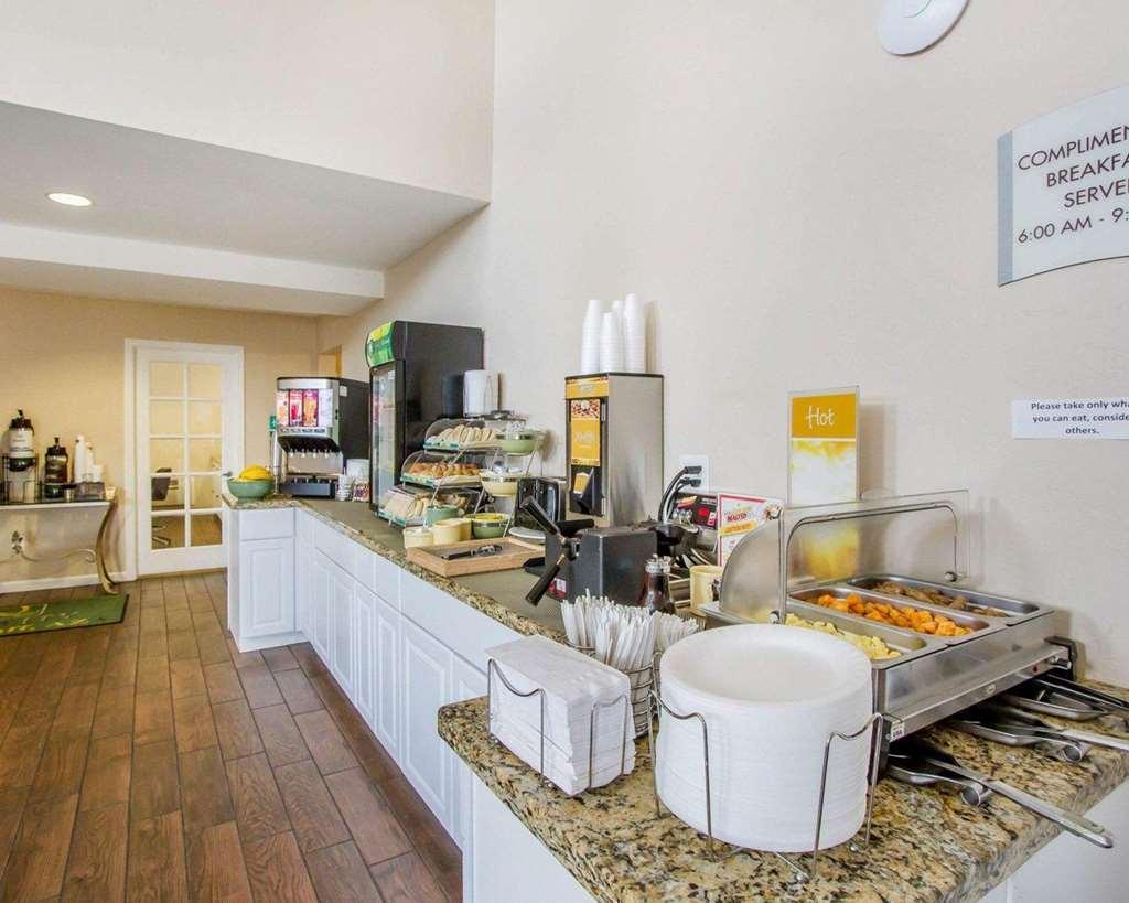 Quality Inn Flagstaff East I-40 Restaurant photo